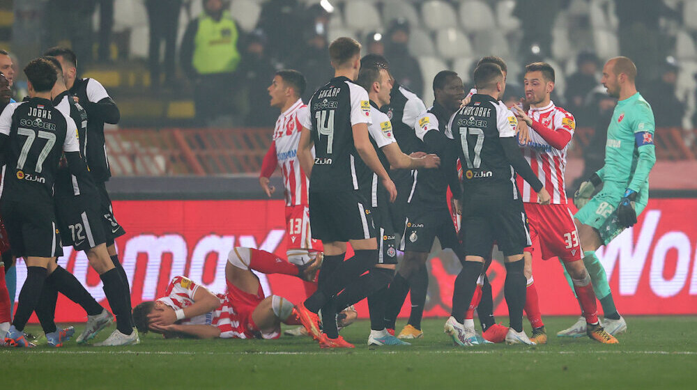 FSS: Kazna za Zvezdu i Partizan 2,4 miliona dinara zbog pirotehnike i incidenata na tribinama tokom derbija 1
