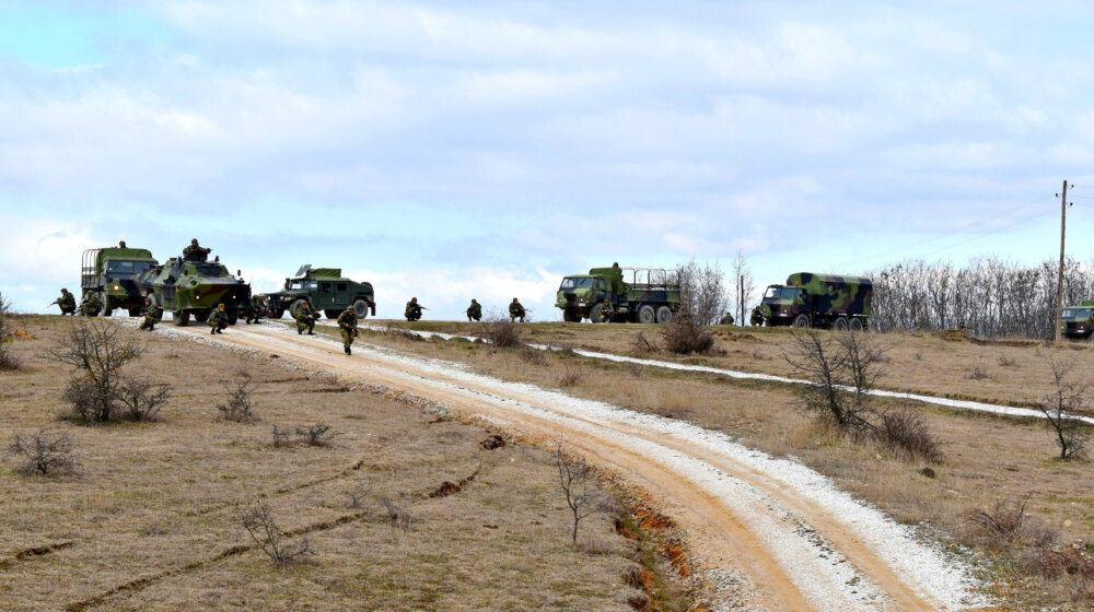 Pripreme pešadijske čete kod Bujanovca za učešće u mirovnoj operaciji u Libanu 1