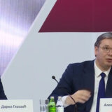 Vučić na sednici GO SNS: Tražim vašu podršku, sazvaću Skupštinu SNS 27. maja 5