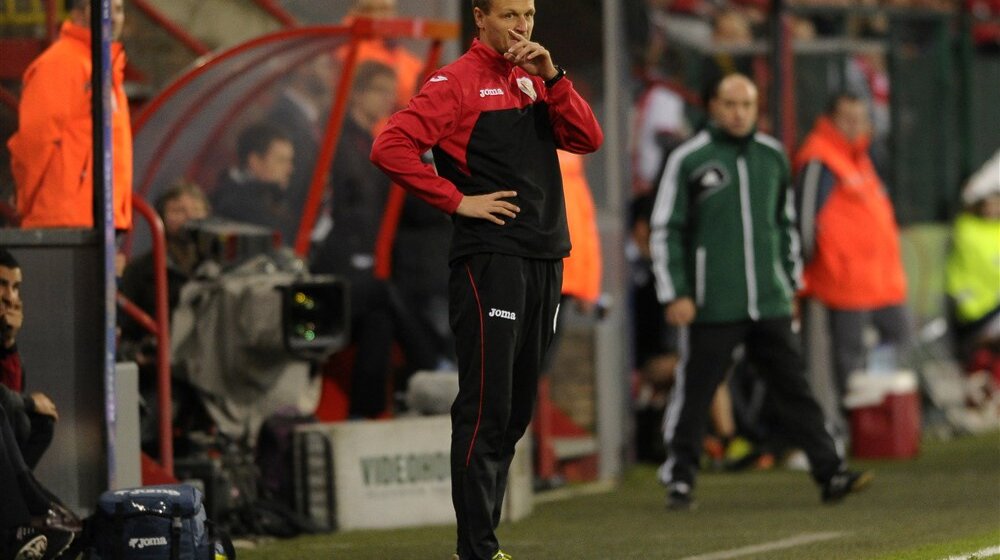 Skandalozna odluka srpskog trenera: Naredio igračima da napuste teren i prekinuo utakmicu (VIDEO) 1