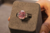 (FOTO) Redak roze dijamant uskoro na aukciji u Njujorku, procenjen na 35 miliona dolara 4