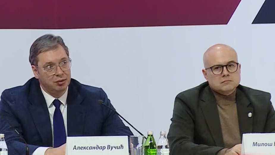 "Ja ne čitam njihove novine, donela mi Ana": Vučić na GO SNS ponovo o Danasu, najavio i "kadrovsku rekonstrukciju" 1