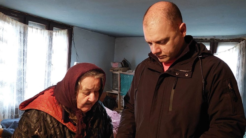 “Deco moja ova pomoć mi mnogo znači”: Baka Persa iz Šljivara dobila novi šporet i hranu 6