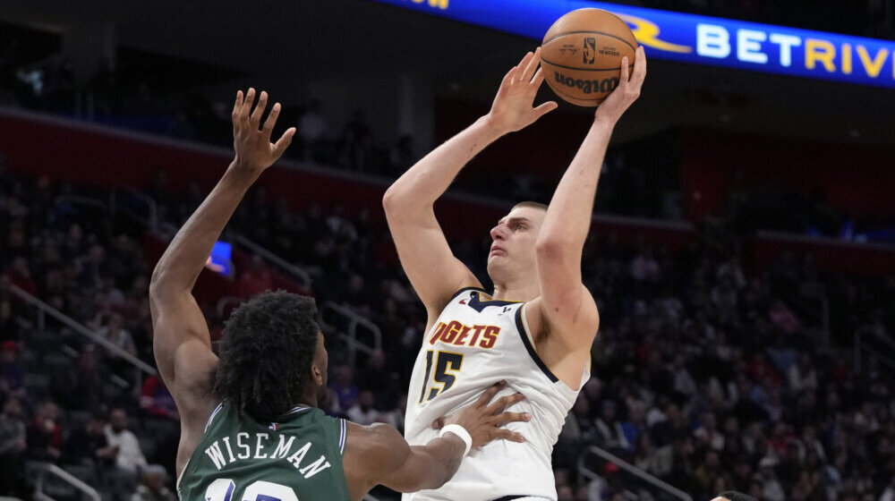 Denver uz 30 poena Jokića prekinuo loš niz i obezbedio mesto u plej-ofu 1