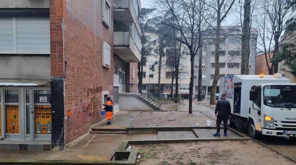 Beogradska "Gradska čistoća" uklanja grafite s fasada 1