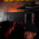 U Indoneziji 14 mrtvih u požaru u skladištu goriva 6