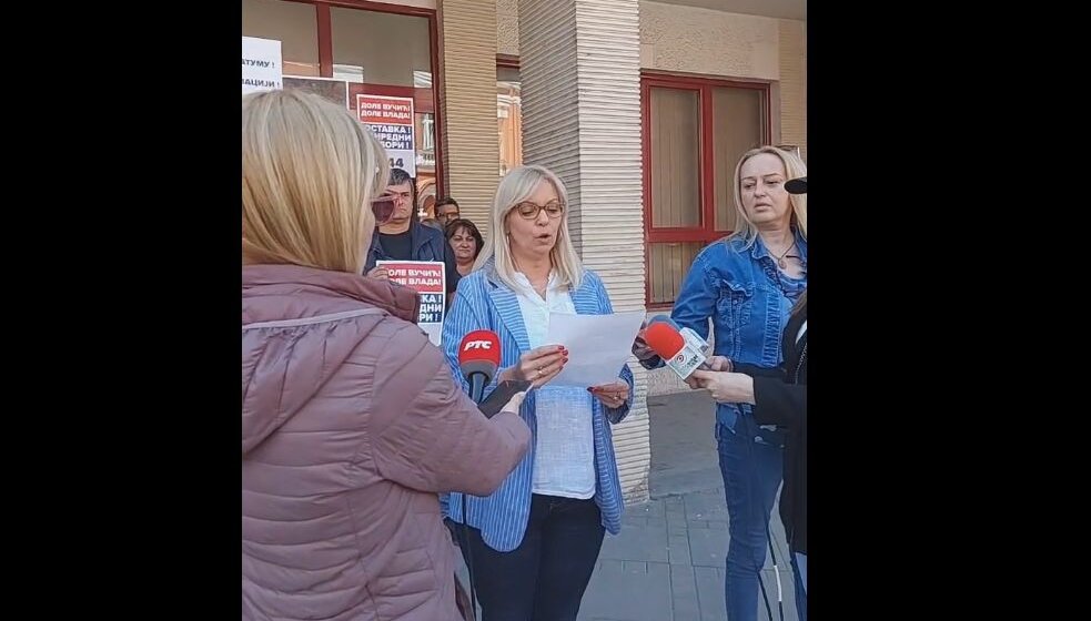 Čačak: Pristalice Dveri blokirale ulaz u Skupštinu grada, traže odbacivanje sporazuma za Kosovo 1