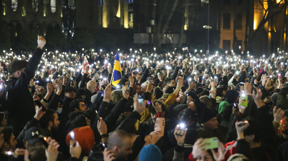 U Gruziji na slobodi svi uhapšeni zbog protesta protiv propisa o "agentima stranog uticaja" 1