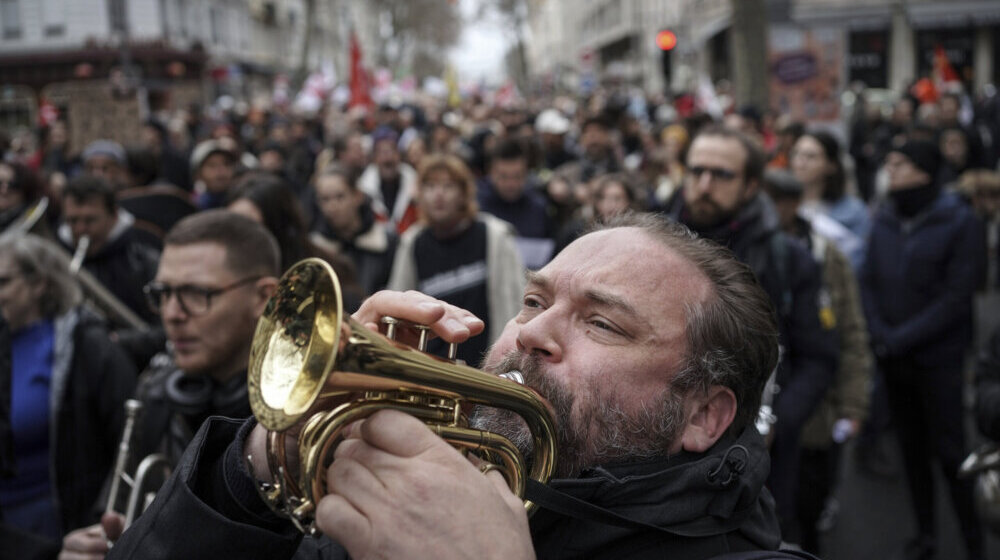 Figaro: U Francuskoj danas 368.000 demonstranata protiv reforme penzija 1