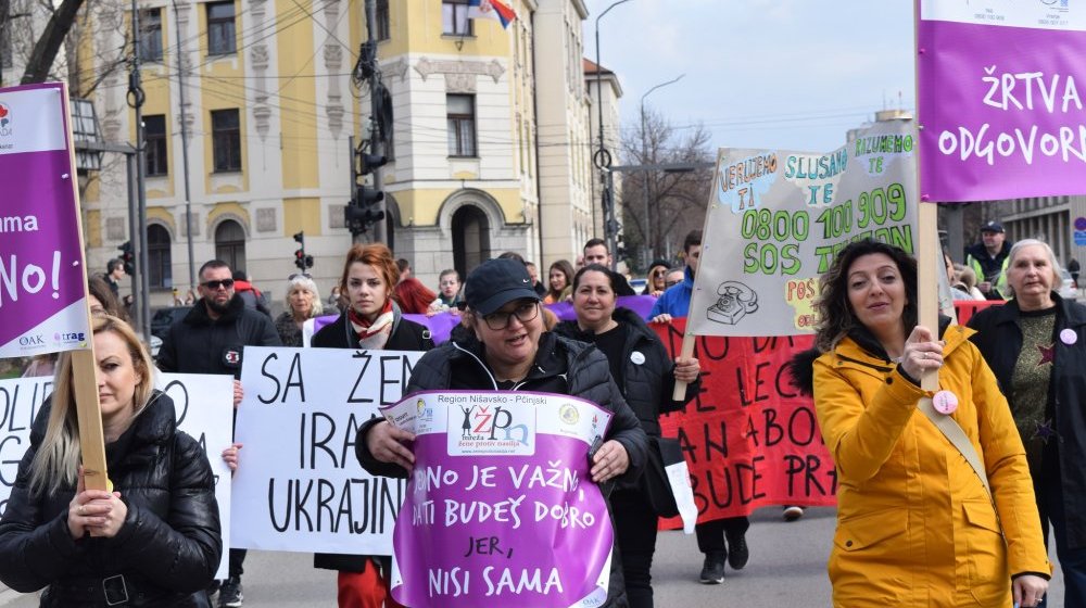 Dojče vele: "Ma pusti ružu - hoću revoluciju!" 1