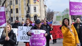 “Solidarno sa ženama Avganistana, Irana, Sirije i Ukrajine”: Ženski mars u Nišu povodom Međunarodnog dana žena 9