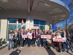 foto, protest povodom nato bombardovanja 2, foto dveri (1) “Vučić je sada opravdao divljačku NATO agresiju”: Protest u Nišu povodom bombardovanja Srbije 2