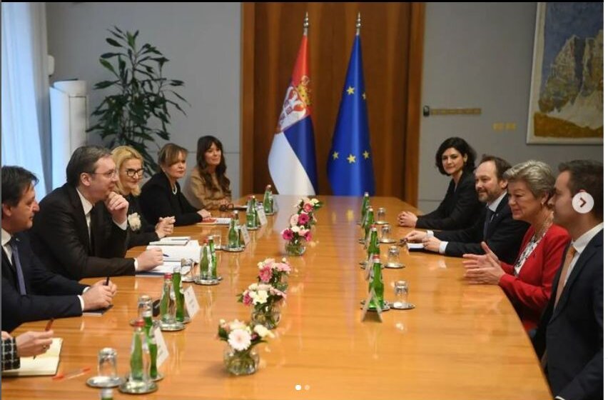 Vučić se zahvalio komesarki EU na pomoći u upravljanju migrantskom krizom 1