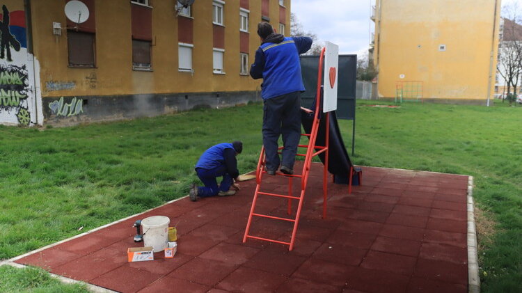 Počelo prolećno sređivanje dečijih igrališta u Kragujevcu 1