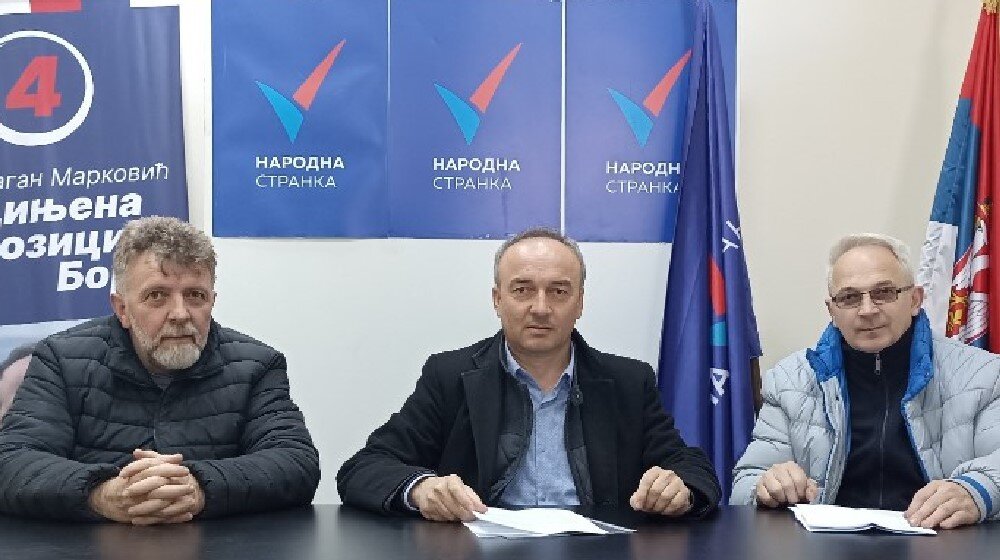 Narodna stranka Bor: Bolnica u katastrofalnom stanju, Železnička stanica ruina 1