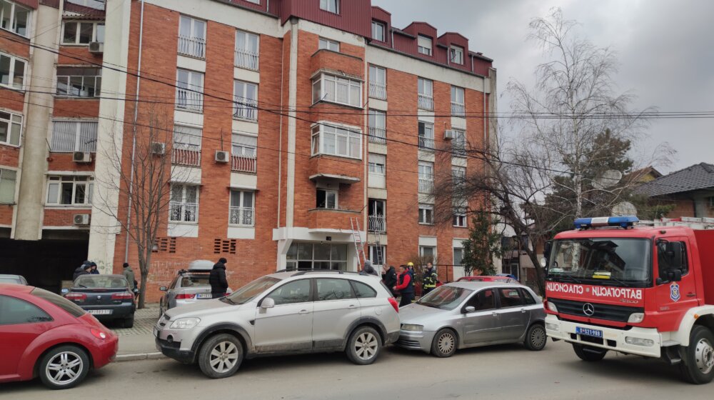 Četvoro dece se ugušilo u požaru u Novom Pazaru, otac sa teškim povredama prebačen u KC Srbije 1