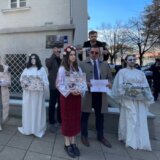 Predstavnici grupe Oktobar obeležili godišnjicu ukrajinskog oslobođenja Buče okupljanjem ispred Ambasade Rusije 7