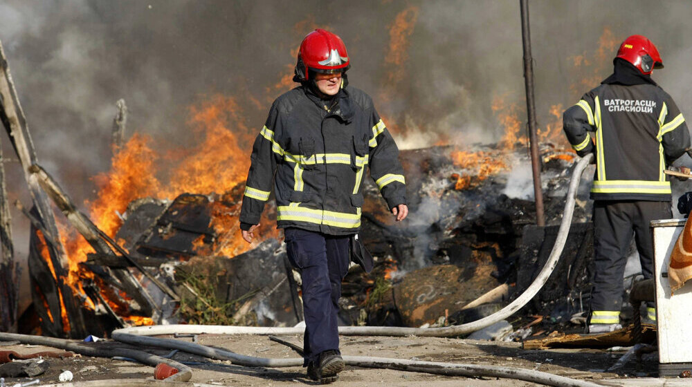 Zrenjanin: Vatrogasci gase požar u jednoj zgradi u Đure Jakšića 1