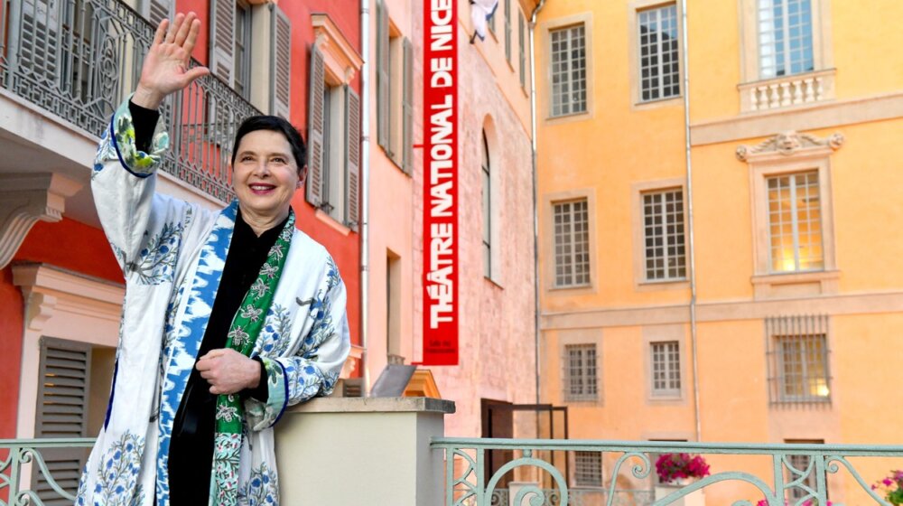 Izabela Roselini s autorskom predstavom stiže u Beograd da podrži azil za pse 1