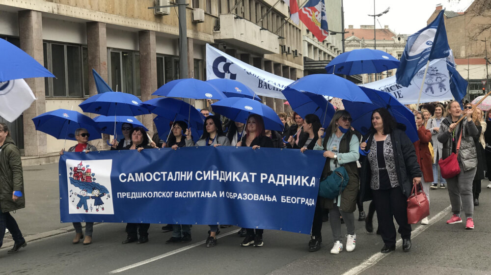 "Neka Šapić pokaže markirano odelo, pod uslovom da ga je od 2019. nosio svaki radni dan": Vaspitačice odgovaraju na optužbu gradonačelnika da lažu 1