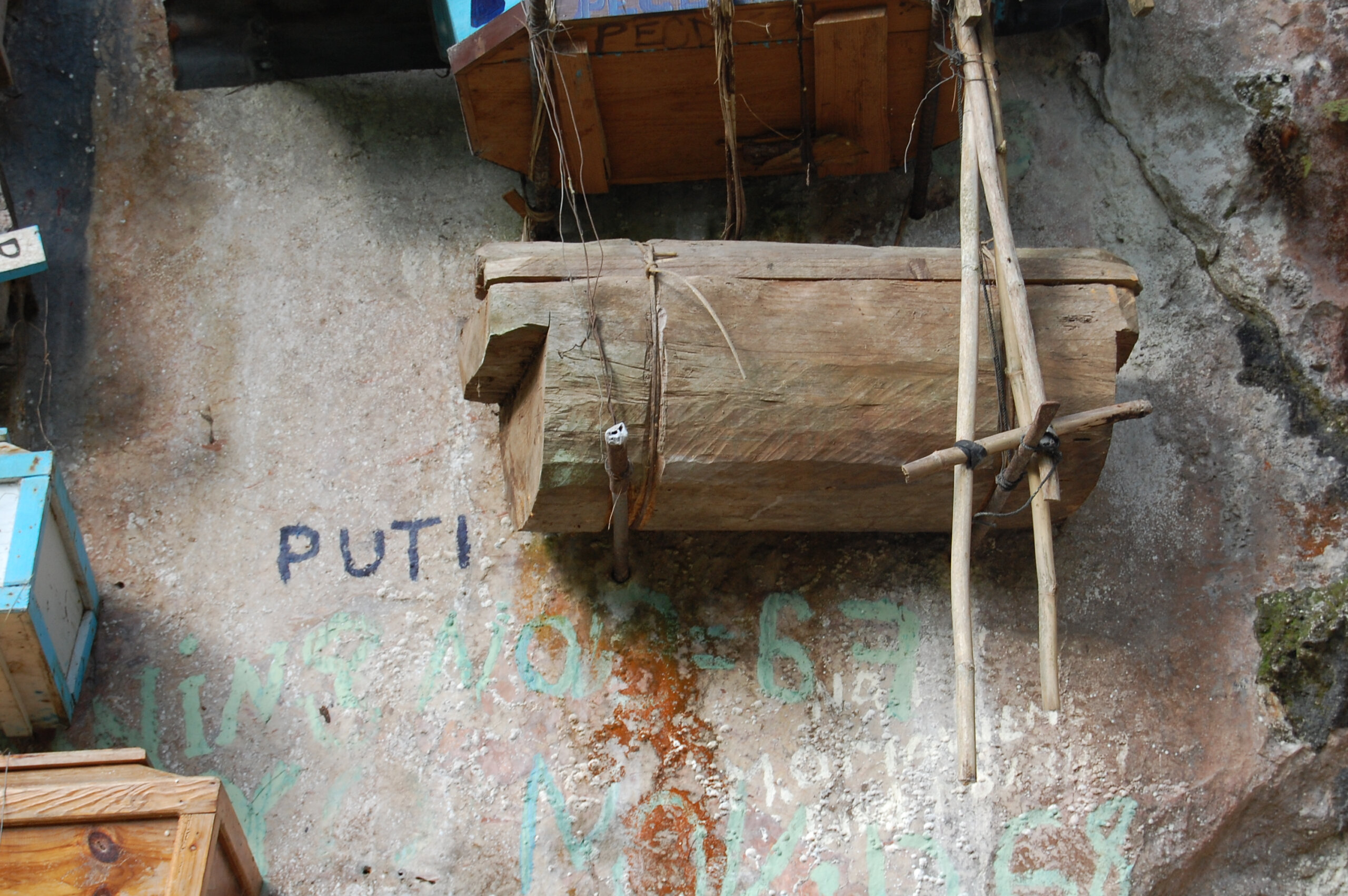 Kad mrtvi "spasu" stvar: Jedino viseće groblje na svetu zbog kojeg mnogi žele da posete izolovano selo 2