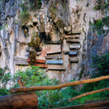 Kad mrtvi "spasu" stvar: Jedino viseće groblje na svetu zbog kojeg mnogi žele da posete izolovano selo 8