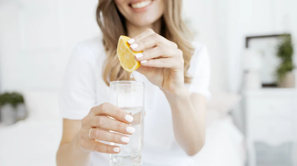Da li je čaša vode sa limunom i sodom bikarbonom za bolje varenje precenjena navika? 1