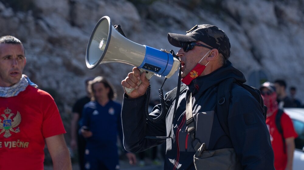 Protesti ispred osnovnih sudova u Podgorici i Kotoru 1