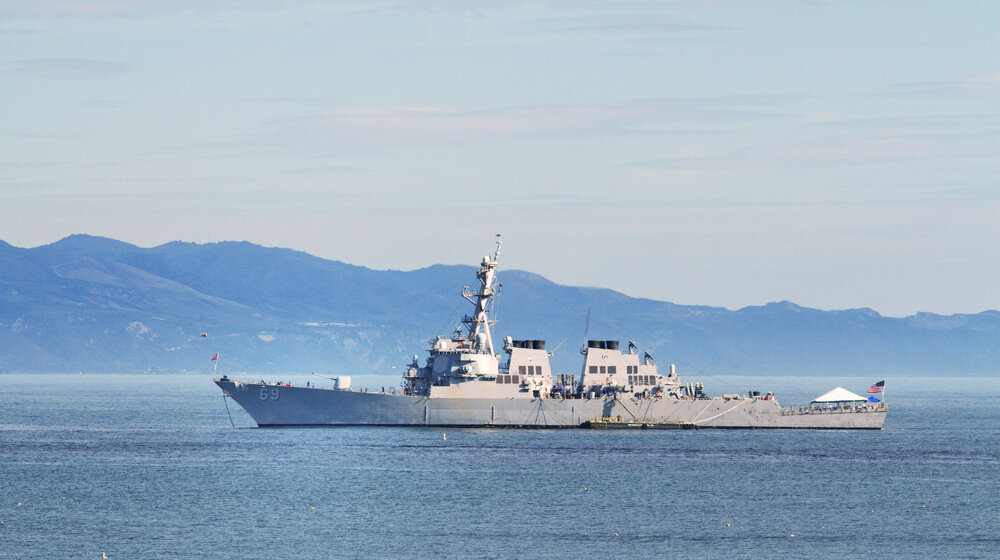 Kineska vojska: Američki razarač ilegalno ušao u Južno kinesko more 1