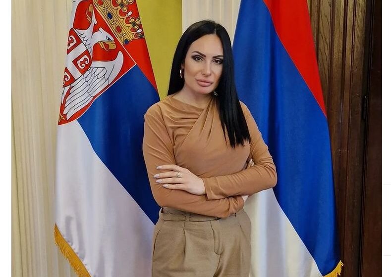 Staša Stojanović (SNS): Za razliku od Siniše Kovačevića, mi smo stručni za visoku politiku 1