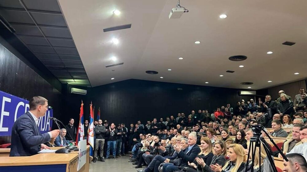 Miloš Jovanović na tribini patriotskog bloka najavio proteste protiv sporazuma o Kosovu 1