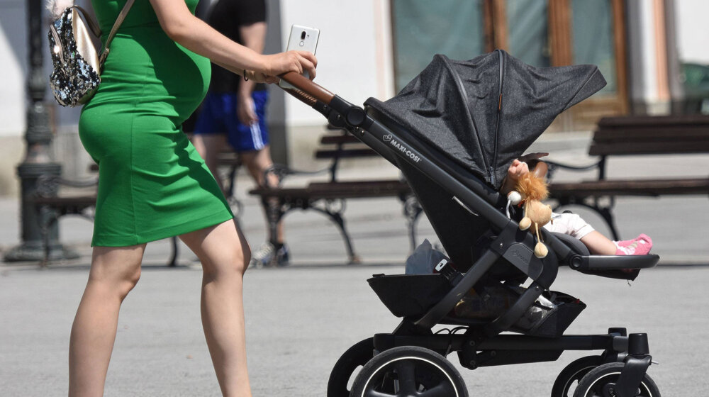 Aktivisti Kreni-Promeni predali Ministarstvu zdravlja zahteve u vezi besplatne pratnje na porođaju 1