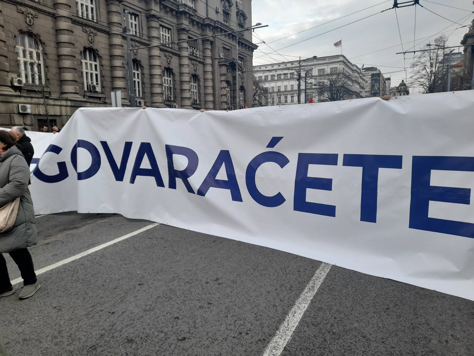 "Ovde sada narod piše Ustav": Protest u Beogradu zbog premeštaja dve zamenice Višeg tužilaštva (VIDEO/FOTO) 16