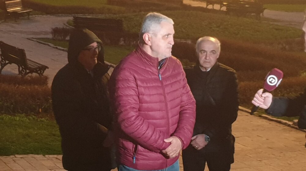 I pored obećanja Vučić ih još nije primio: Protest porodica dečaka ubijenih 1998. godine u kafiću Panda 1