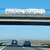 Na nadvožnjacima od Beograda do Novog Sada natpisi "Miloš Francuz" i "Boško fašista" (VIDEO) 2