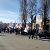 "Otkazali nam organizovan prevoz na protest u Beograd bez razloga": Desničarske stranke blokirale saobraćaj kod Novosadskog sajma 3