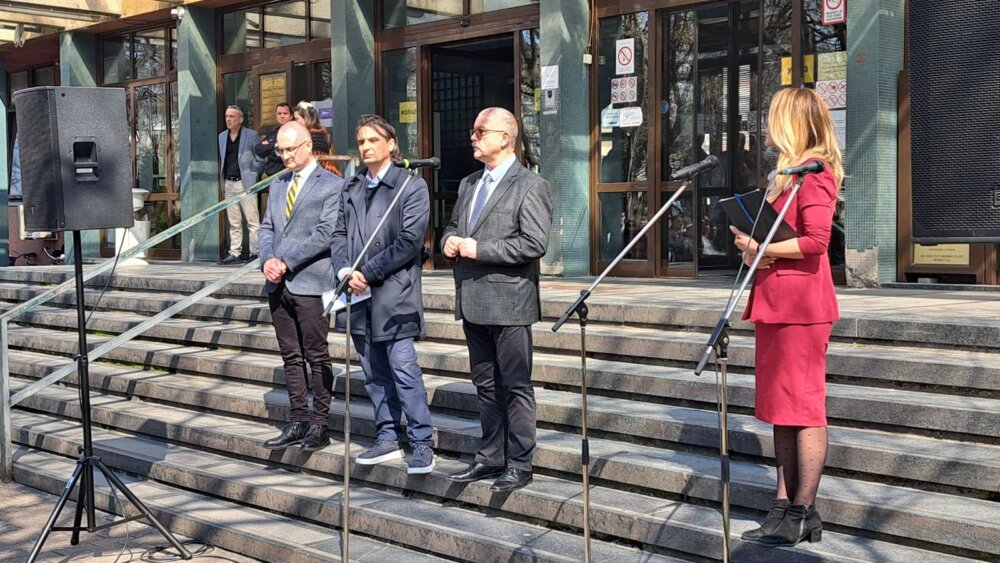 Protest advokata u Novom Sadu: Napada na nas je sve više, nasilnike što pre pronaći i kazniti 2