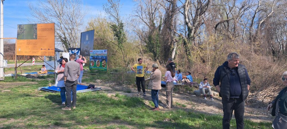 Ništa od današnje seče stabala na Šodrošu: Radnici se povukli, ekološki aktivisti dobili prekršajne prijave 2 Ništa od današnje seče stabala na Šodrošu: Radnici se povukli, ekološki aktivisti dobili prekršajne prijave 2