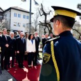 Osmani položila venac palim borcima sa ambasadorima Kvinte: "Uvek zahvalni za 24. mart" 5
