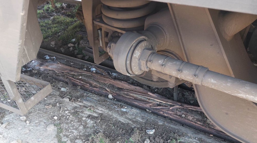 "Ode nam kuća, vikao je moj suprug": Meštani sela pored Zaječara gde je iskliznuo putnički voz iz šina 4 "Ode nam kuća, vikao je moj suprug": Meštani sela pored Zaječara gde je iskliznuo putnički voz iz šina 4