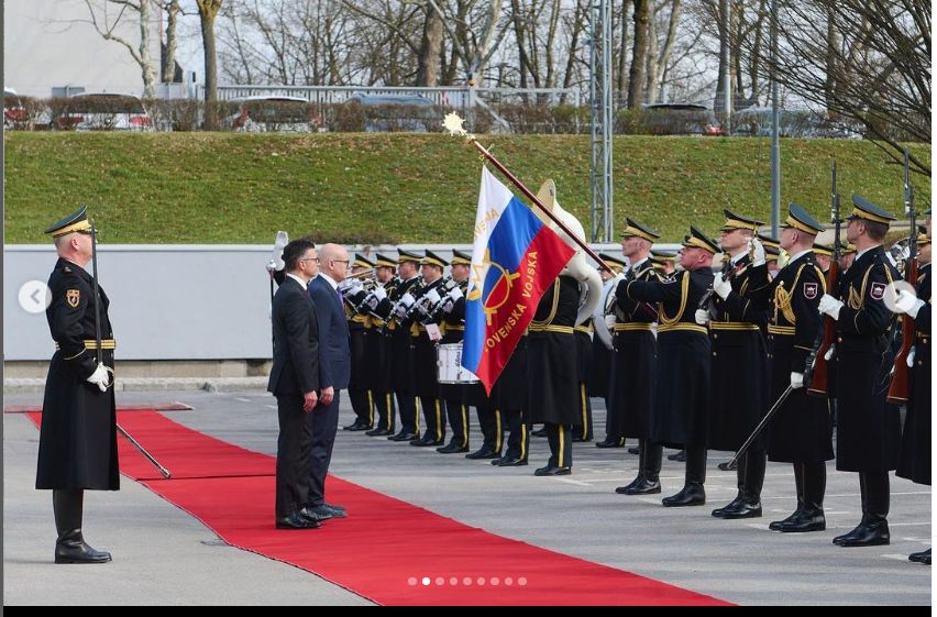 Ministri odbrane Srbije i Slovenije u Ljubljani o vojnoj saradnji, regionu, KFOR-u, Ukrajini 1
