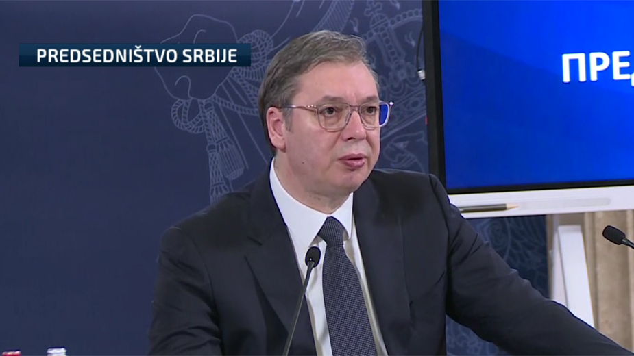 Vučić: Nastavljamo da se naoružavamo, nećemo se gađati Gučijevim cipelicama, nego raketama 1