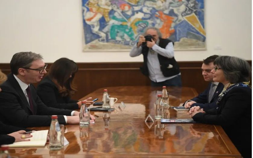Vučić pozvan na krunisanje kralja Čarlsa, zahvalio se britanskoj ambasadorki 1