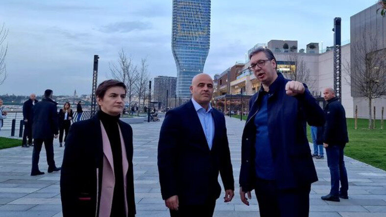 "Tokom dobre šetnje se smišljaju najbolji planovi": Vučić sa Kovačevskim prošetao Beogradom na vodi 1