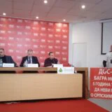 Kako se Vučićevićeva konferencija pretvorila u farsu, a Ištvan Kaić vređao novinare Danasa i N1 1