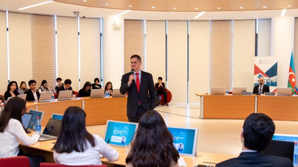 Vuk Jeremić u Bakuu poručio da Srbija treba da se odupre pritisku da prizna Kosovo 1