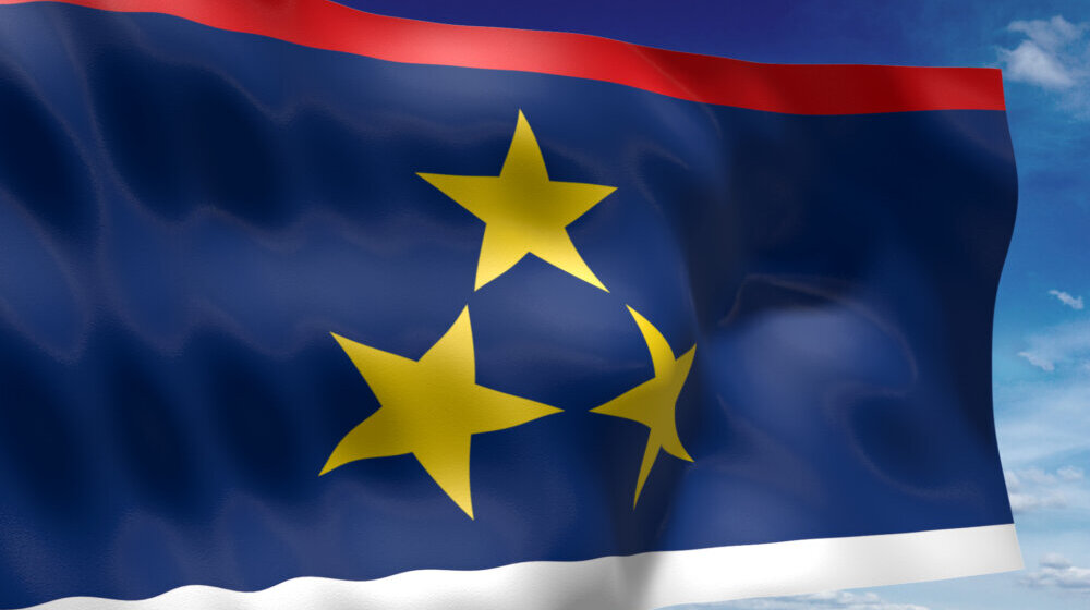Zašto je uklonjena zastava Vojvodine sa zgrade opštine u Zrenjaninu? 1