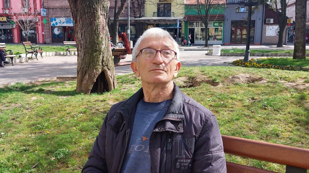 "Ma kakva penzija, od nje nemam za pola meseca, ali Vučić vodi Srbiju dobro": Zaječarski penzioneri za Danas 5