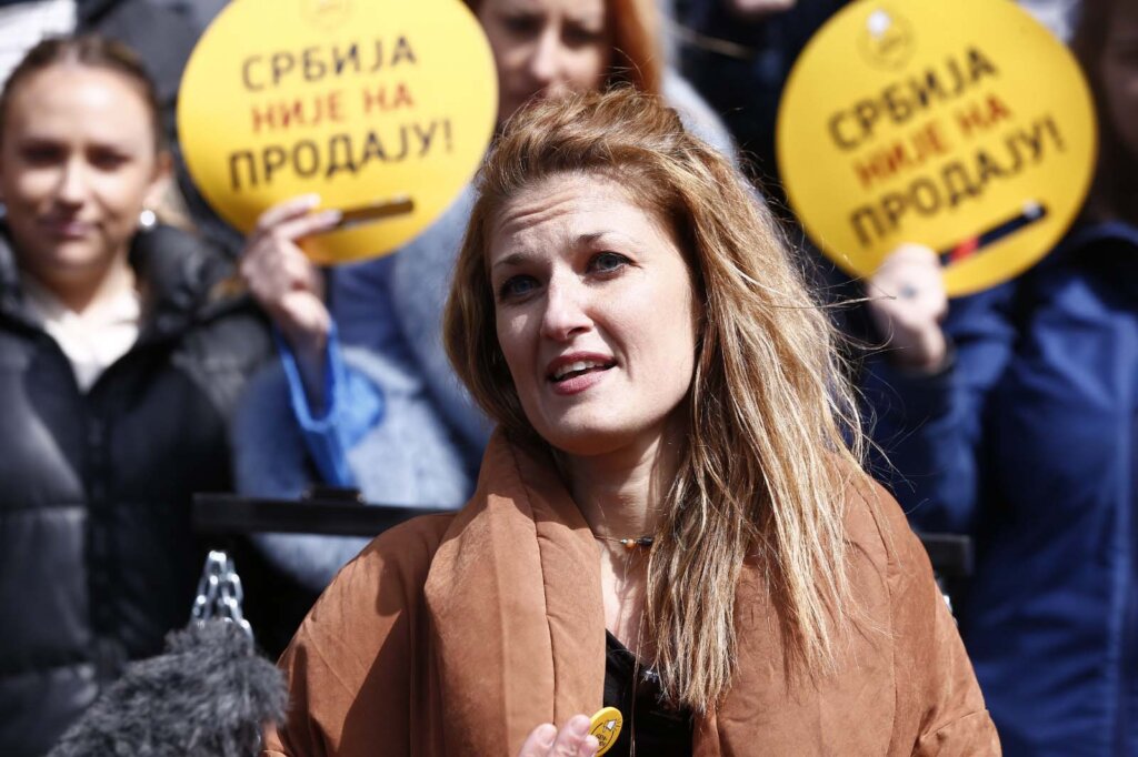 Kreni - Promeni odgovorio Vučiću: Samo primitivac misli da istorija počinje od njega 2 Kreni - Promeni odgovorio Vučiću: Samo primitivac misli da istorija počinje od njega 2