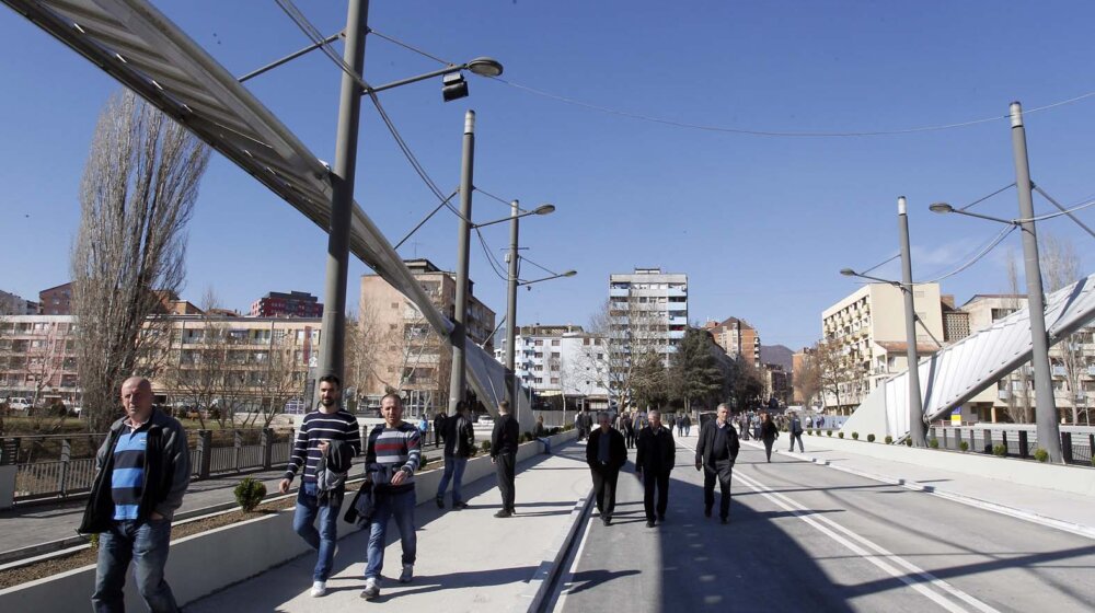 Odbornici u Mitrovici na predlog Samoopredeljenja traže puštanje saobraćaja na mostu na Ibru 1